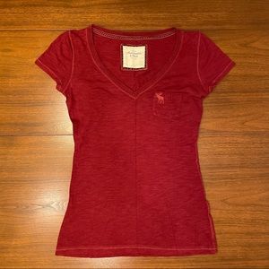 A&F v-neck fitted tee shirt small pocket burgundy